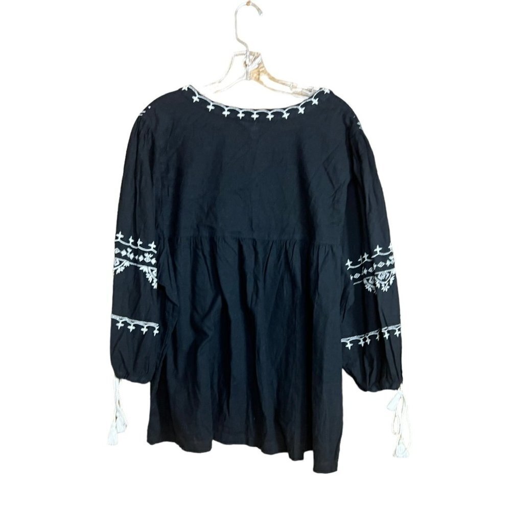 Time & Tru Women's Black & White Loose Top - Picture 2 of 6
